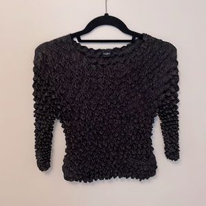 Black Stretch/Scrunch Popcorn Top